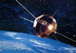 东方红一号卫星|东方红一号卫星没有燃料，为什么能飞整整50年，它会回归地球吗？