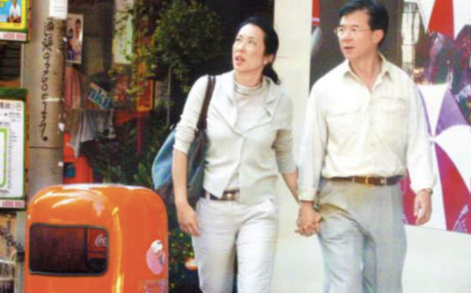 朱玲玲|霍英东夫人出殡，遗体与亡夫合葬，前儿媳妇朱玲玲2嫁百亿富豪