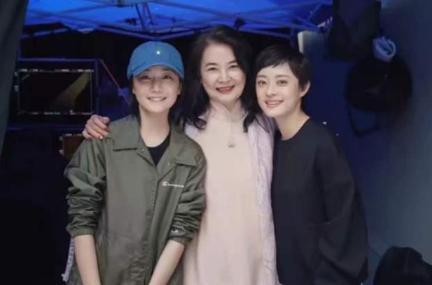 孙俪|孙俪同父异母妹妹考入北电，姐俩越来越像，她会成为下一个孙俪？