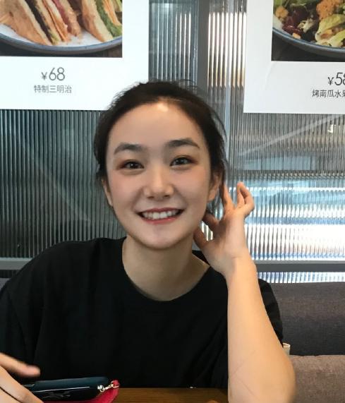 孙俪|孙俪同父异母妹妹考入北电，姐俩越来越像，她会成为下一个孙俪？