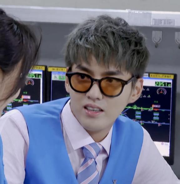 郑爽|郑爽成恋爱绝缘体，坦言是为了吴亦凡上综艺，他会感动吗？