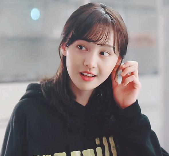 郑爽|郑爽成恋爱绝缘体，坦言是为了吴亦凡上综艺，他会感动吗？