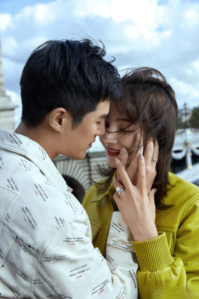 麦迪娜|麦迪娜大口吃蛋糕胃口超好，小腹凸出明显像怀二胎