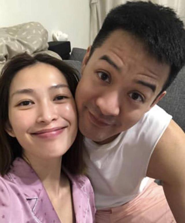 宋熙年是在上一年和tvb解约的,而陈智燊是在今年.