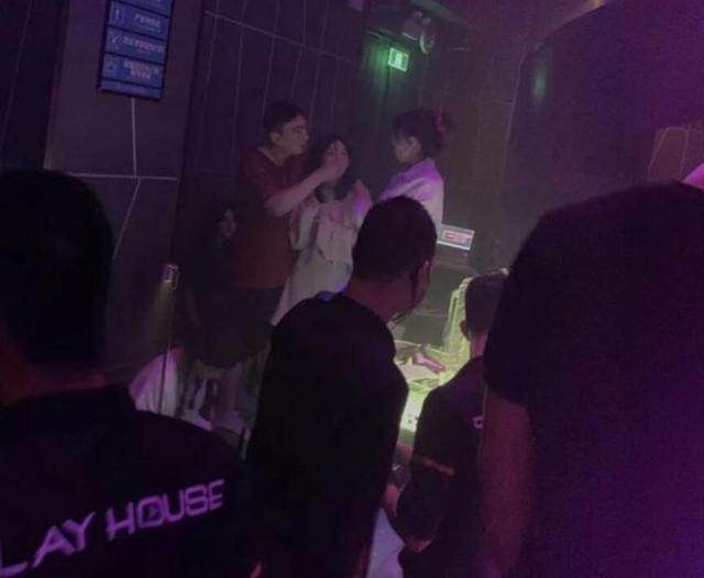 王思聪|王思聪和新欢现身夜店全程宠爱，宋美娜发删动态疑似恋情敲定！