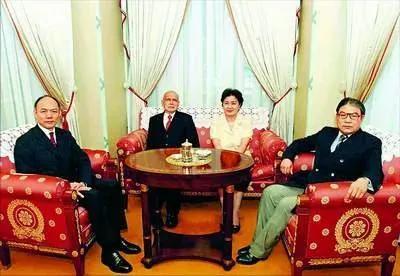霍英东|霍英东发妻也走了，为什么她比赌王原配好命很多？