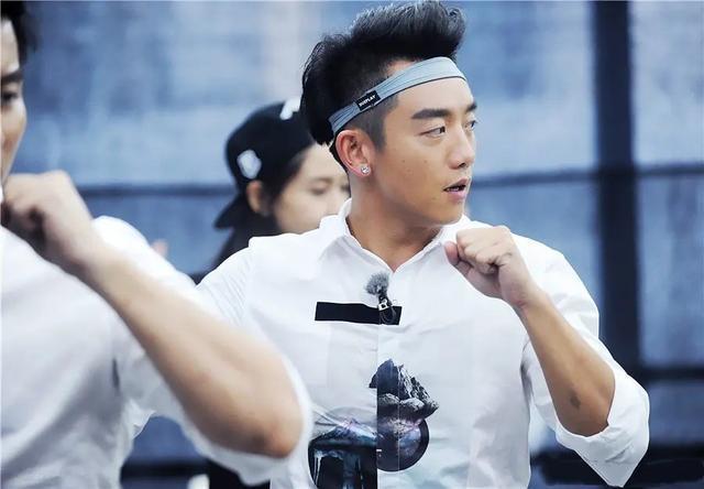 郑恺|郑恺为角色增肥30斤无人知晓，被嘲中年发福，今减肥成功找回自信