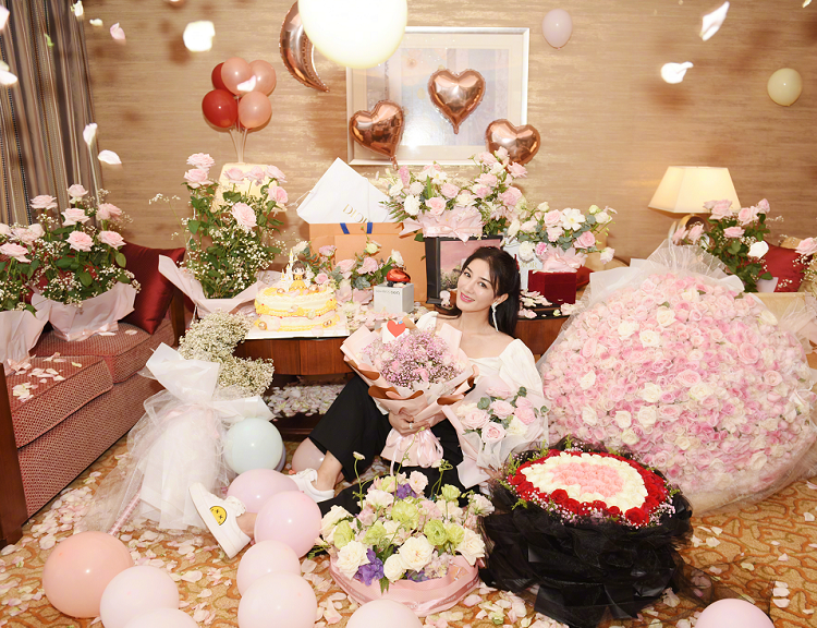 黄奕|明星都不会变老吗？黄奕晒美照庆生，43岁的状态依旧少女感爆棚