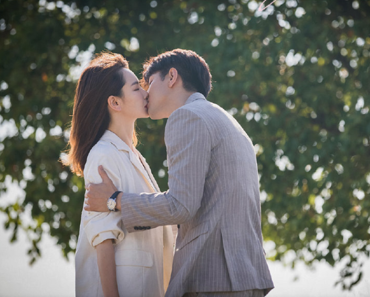 无法恋爱的理智派|又一部姐弟恋题材即将开机，男女主角相差19岁，堪称是神仙选角