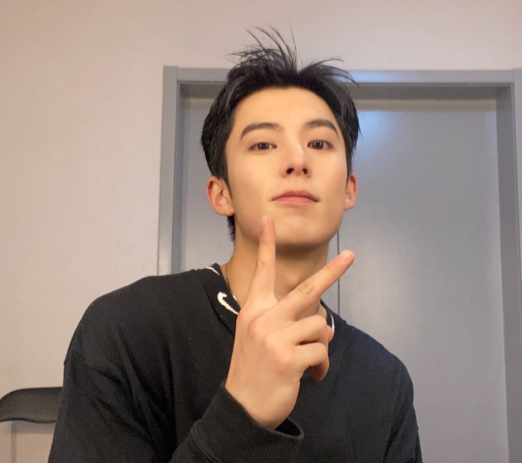 无法恋爱的理智派|又一部姐弟恋题材即将开机，男女主角相差19岁，堪称是神仙选角