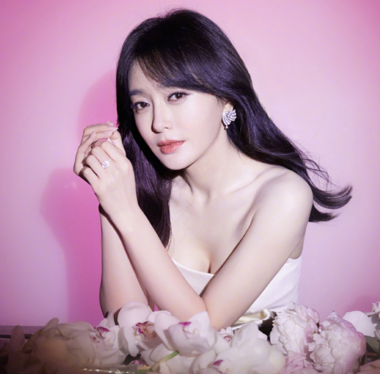 无法恋爱的理智派|又一部姐弟恋题材即将开机，男女主角相差19岁，堪称是神仙选角