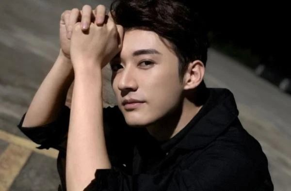 李欣泽|《琉璃》最大黑马：211大学毕业，当了5年透明，曾活得不如网红