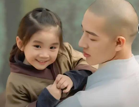 网红|网红直播纷纷被打回原形，前后形象判若两人，网友大呼“照骗”