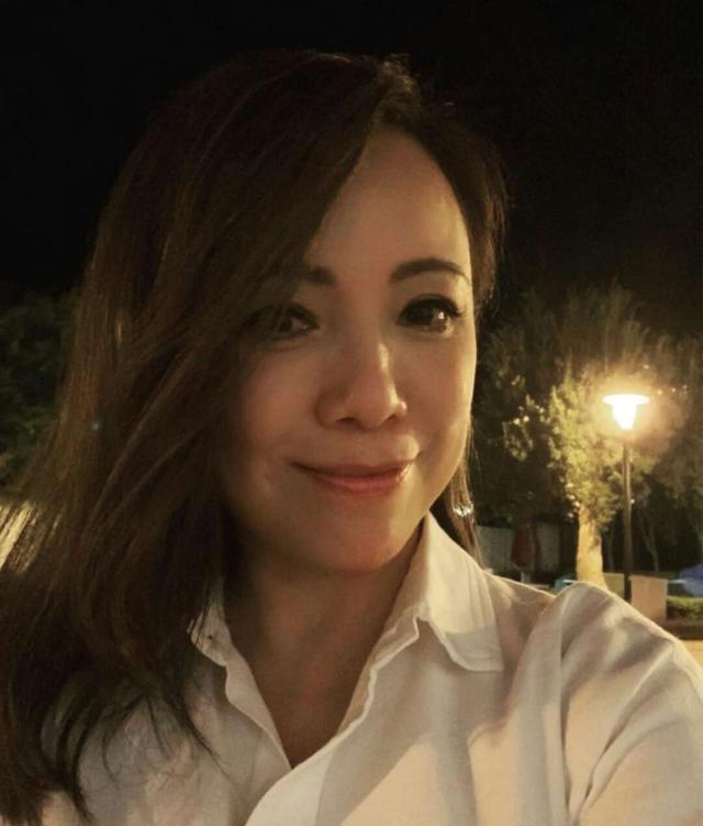 邓萃雯|80年代TVB花旦同框，邓萃雯素颜不显老，刘美娟被嘲脸肿似“猪头”