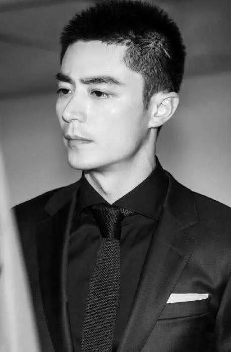 易烊千玺|为什么易烊千玺的寸头帅到让人腿软，而他却令人作呕？