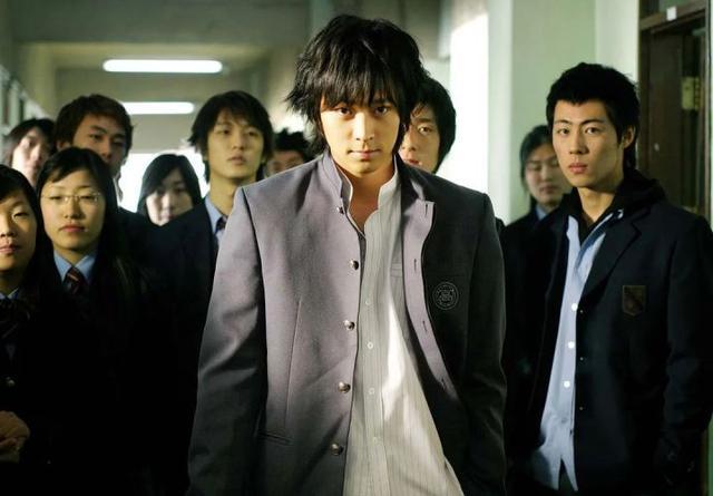 韩国_娱乐|韩国四大顶级美男之一，39岁半隐退，却为何依旧如此受人追捧？