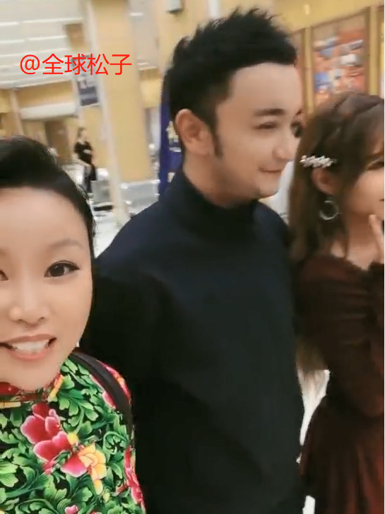 草帽姐|草帽姐录央视节目，美颜滤镜开得太大，尼格买提脸都变形了