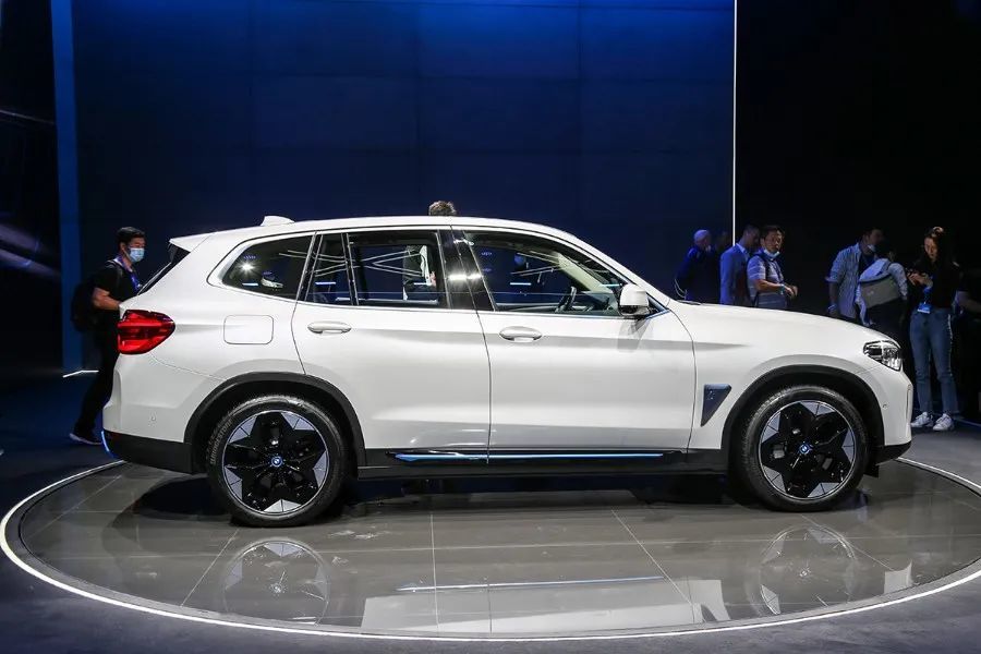 8秒破百,能卖过奔驰吗?