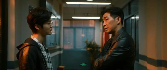 肖战|娱记曝肖战抗疫剧官宣后曝光度回升，想拿下鹿晗《在劫2》角色？