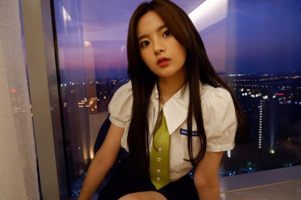 杨超越|杨超越称：我是不靠王子的灰姑娘！高EQ回应演技争议