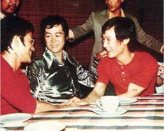 陈惠敏|76岁陈惠敏患癌，面色憔悴蜷缩病床，妻子17岁跟他，替他坐两年牢