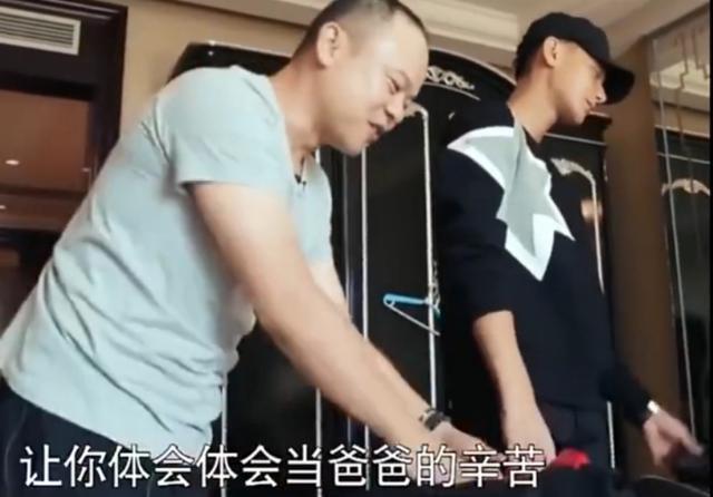 黄子韬|黄子韬发文悼念父亲，粉丝却半小时点赞十万，逝者安息别过度关注