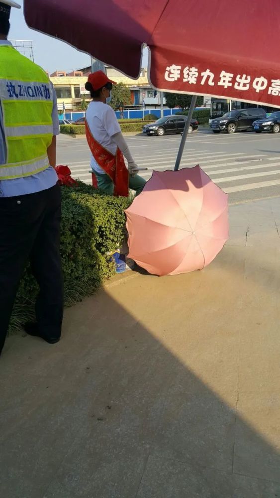 钟南山|钟南山荣获勋章，女儿却被骂上热搜：“偏见”可以有多可怕？