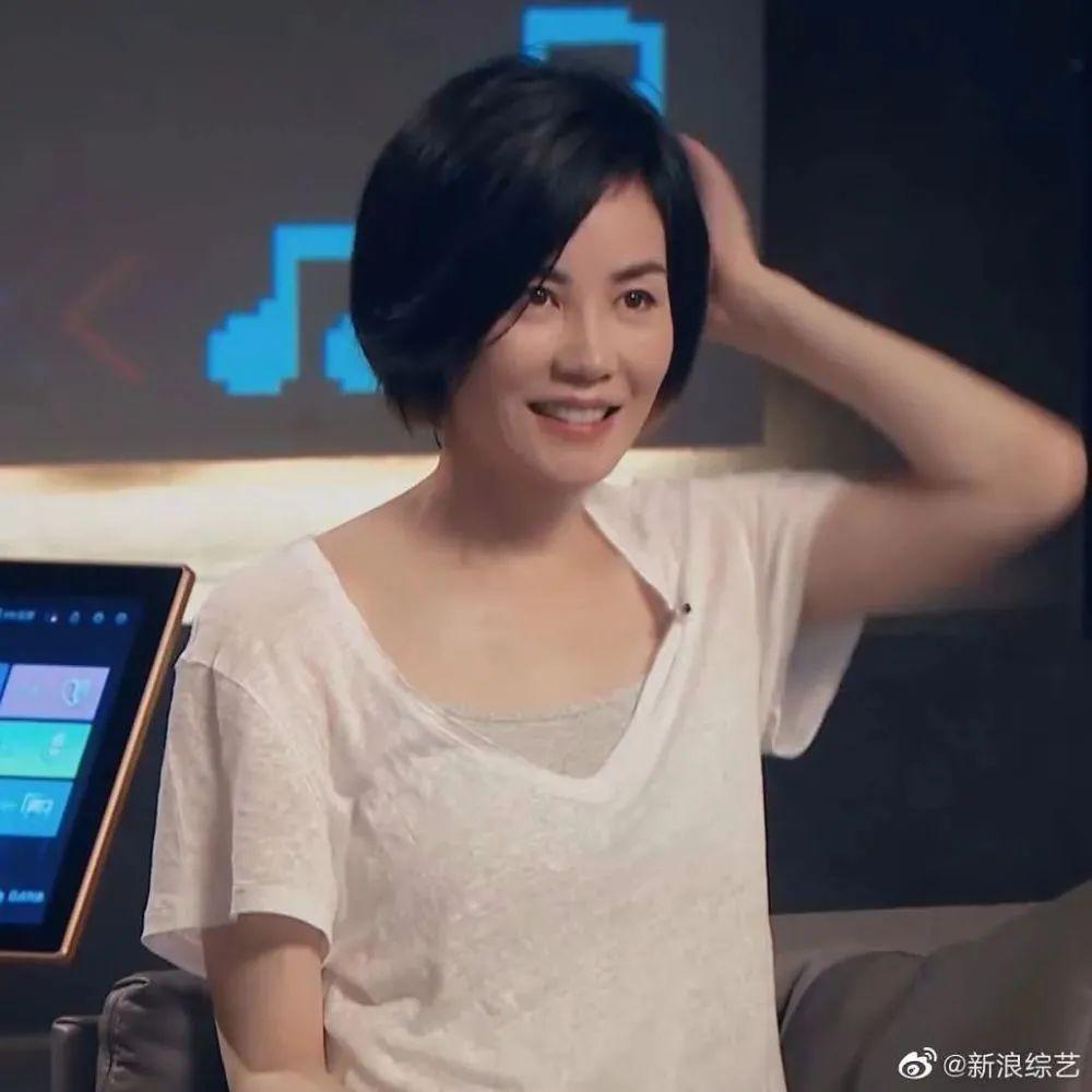 王菲|51岁王菲近照流出：随心所欲的人生，到底有多爽？