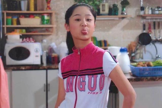 杨紫|杨紫终于和偶像赵薇合作！不断努力提升自我，堪称追星成功的典范