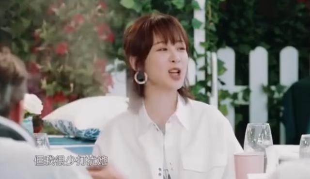 杨紫|杨紫终于和偶像赵薇合作！不断努力提升自我，堪称追星成功的典范