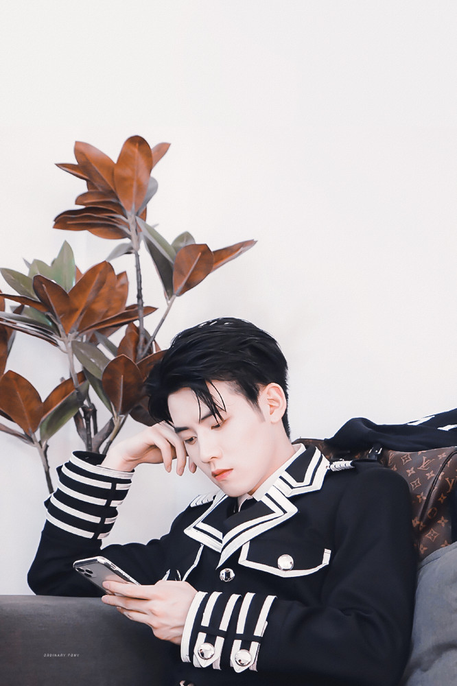 任豪超帅壁纸_腾讯新闻