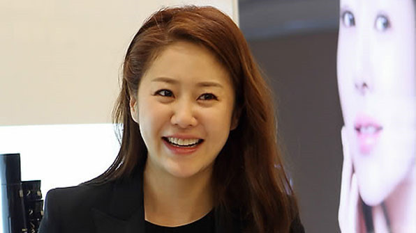 高贤贞|50岁高贤贞晒照颜值回春 离开豪门获15亿赔偿 靠善德女王翻红