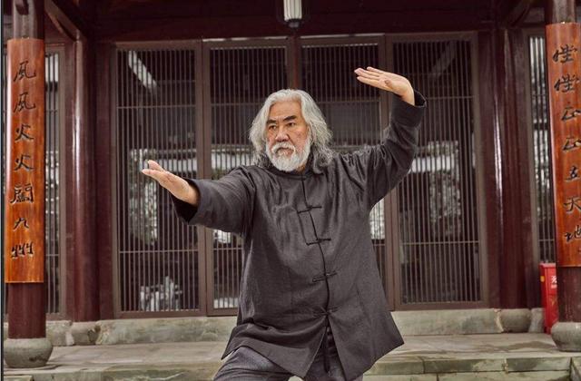 张纪中|69岁张纪中老来得子，38岁娇妻曝光，现实版“郭襄”更幸运