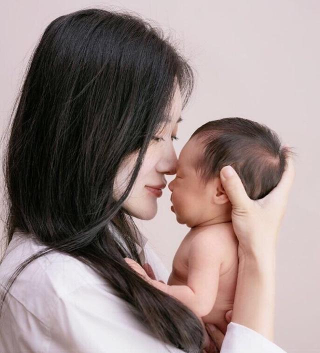 张纪中|69岁张纪中老来得子，38岁娇妻曝光，现实版“郭襄”更幸运