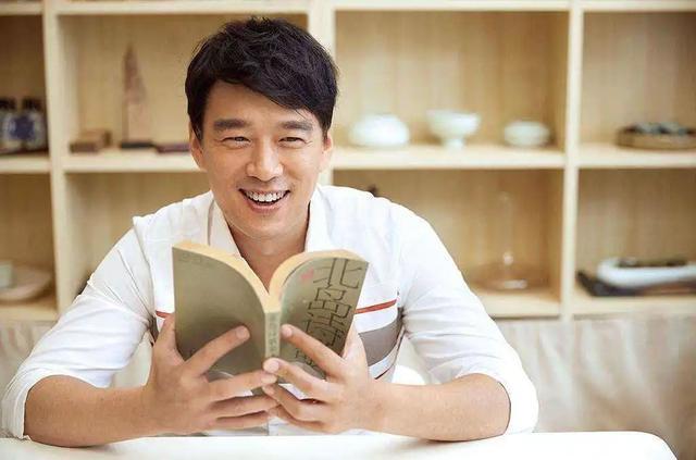 王耀庆|梦想是奸商的他成了总裁专业户，王耀庆的中年翻红背后是什么？