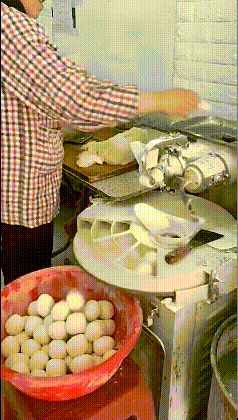 "刚去了一家新公司,这是员工宿舍……"兄弟赶快闪人吧哈哈哈哈