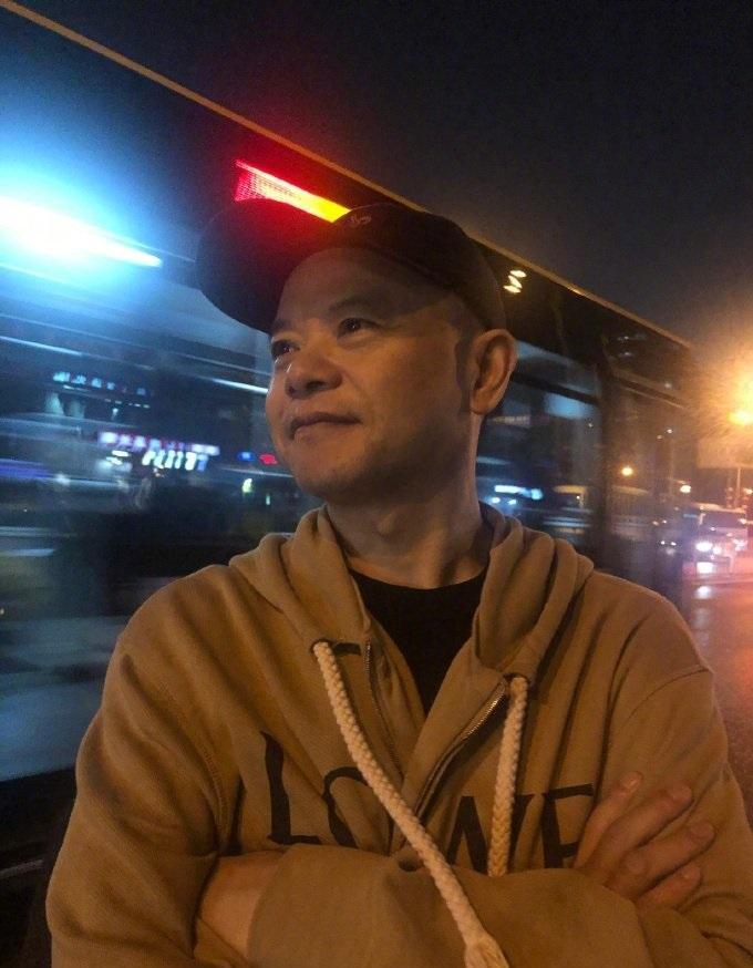 黄子韬|黄子韬晒父亲最后病床照：握住父亲的手，陪他走完最后的人生