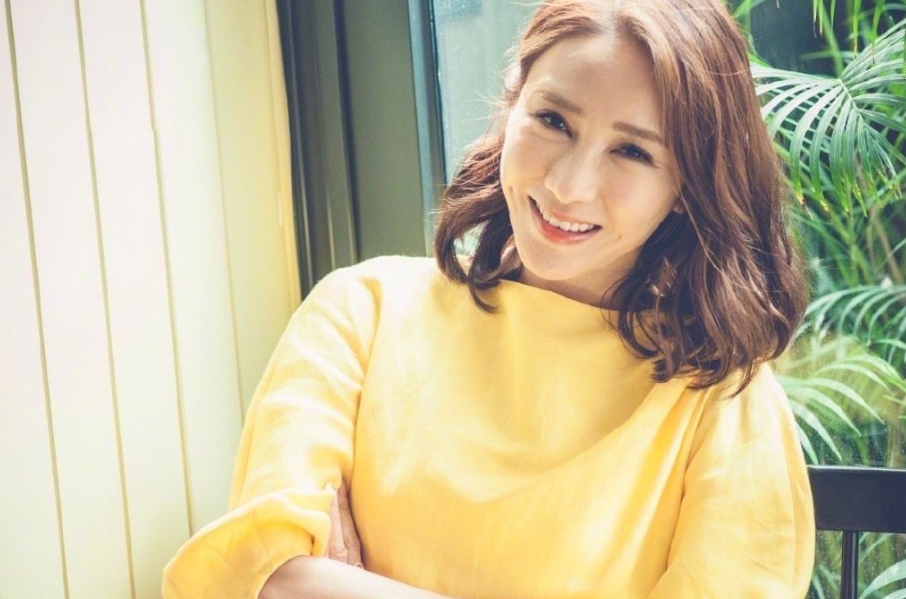 黎姿|48岁黎姿近照真老了！自家开整容医院也挡不住细纹，电眼神采全无