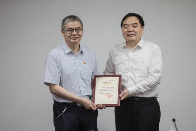 中国科学技术大学|中科大校友结束中国无“芯”史摘得北京科技最高奖