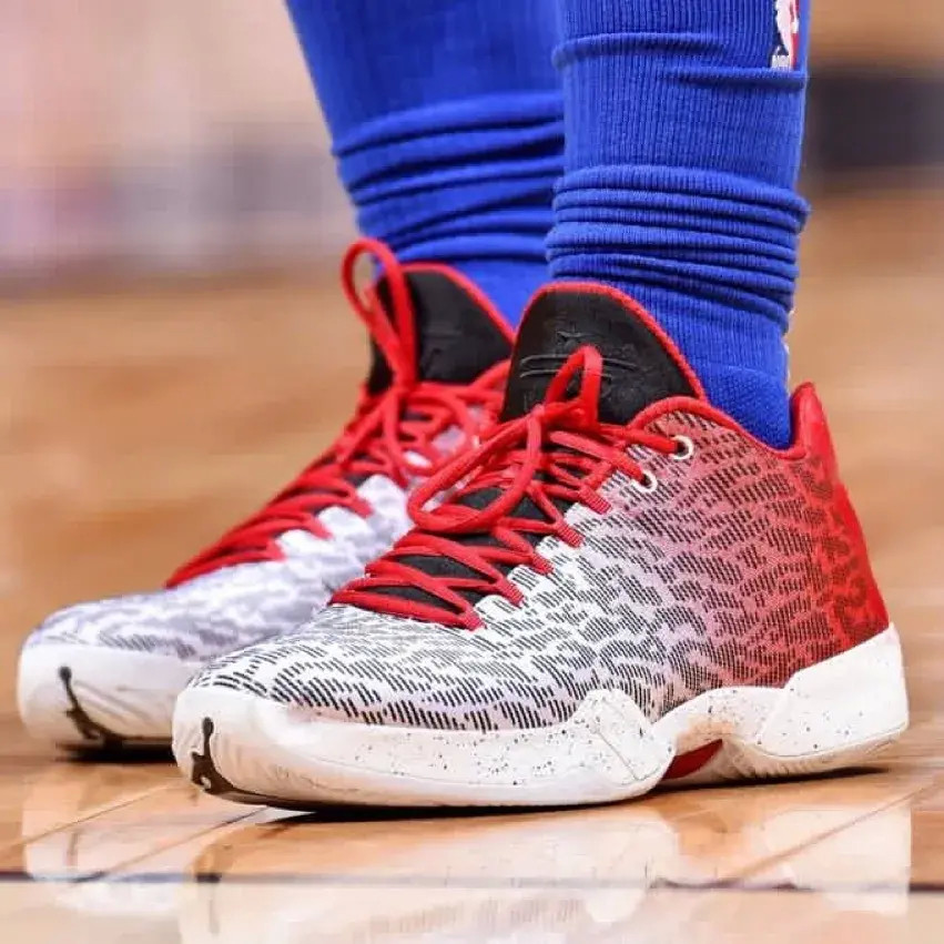 nba球员上脚巴特勒穿过的球鞋这双aj4太狠了