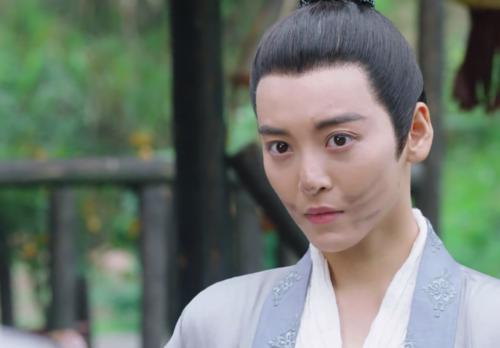 世子女装惊艳众人尤靖茹新剧来袭颠覆观众印象别再说她长相爷们了