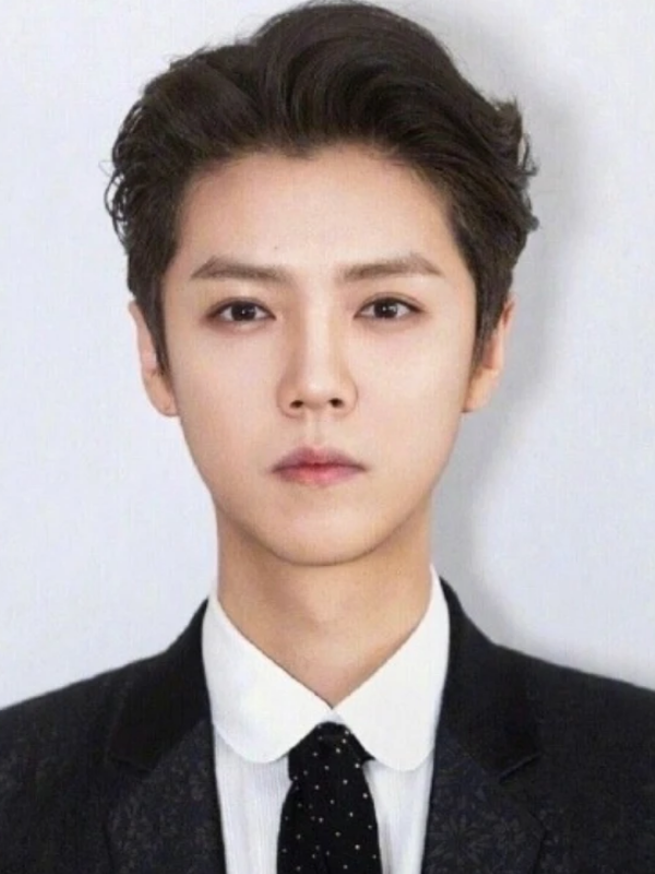 当男星遇上证件照,张艺兴俊美,易烊千玺真实,鹿晗大气,看见他:不敢认!