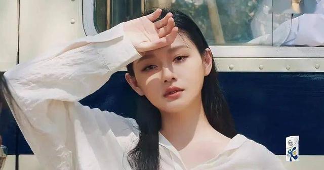 汪小菲|闺话丨被老公汪小菲嫌弃不工作？别小看43岁的大S，这才是她真实的婚姻