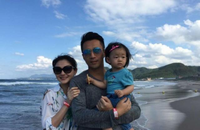 汪小菲|闺话丨被老公汪小菲嫌弃不工作？别小看43岁的大S，这才是她真实的婚姻