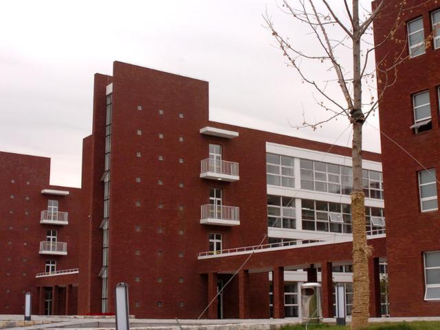 毕业|我国毕业生薪资“最高”的3所大学，2所位于北京市，但并非北大