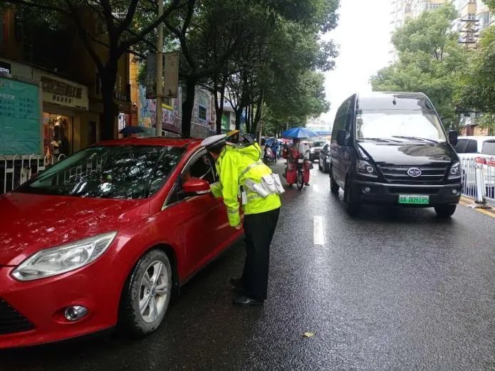 车牌号为"贵j"的这几个司机,请立刻离开都匀!
