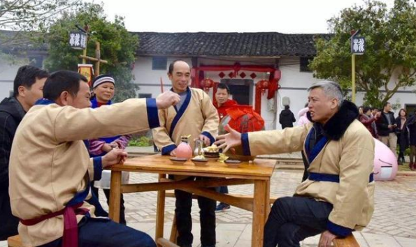 划酒拳说的"五魁首,八匹马",流传到现在,究竟有何含义?