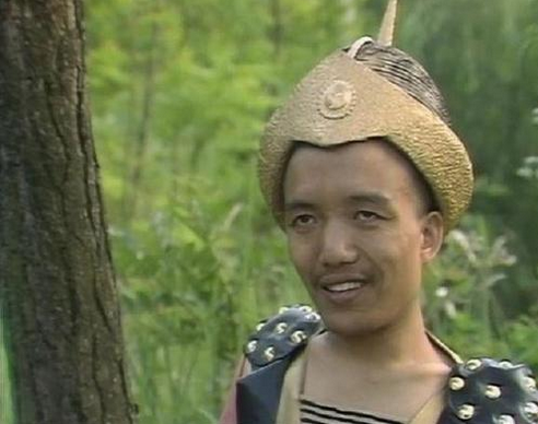 他因土行孙走红,成最早万元户娶美女,今无戏可拍靠300元低保度日