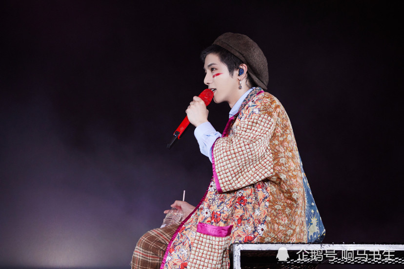 华晨宇|解析了华晨宇30多首歌曲，写了10万字长文，为其总结了12个字