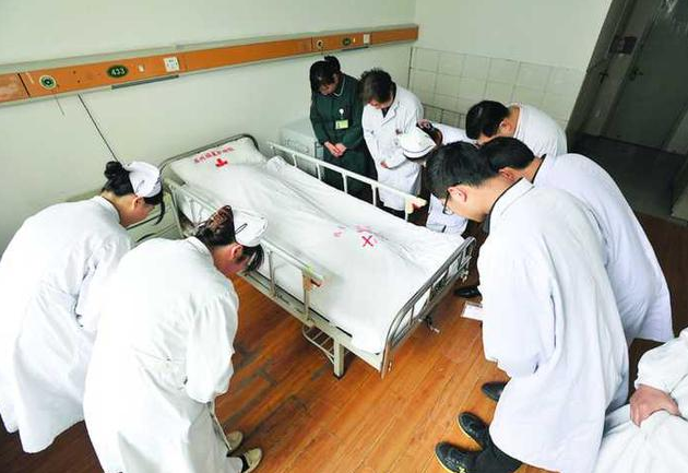 家中老人出现这5种表现可能是临终前的征兆儿女别忘多陪伴